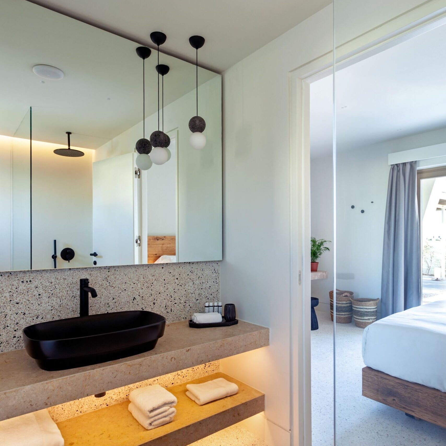 εξειδικευμένες κατασκευές επίπλων