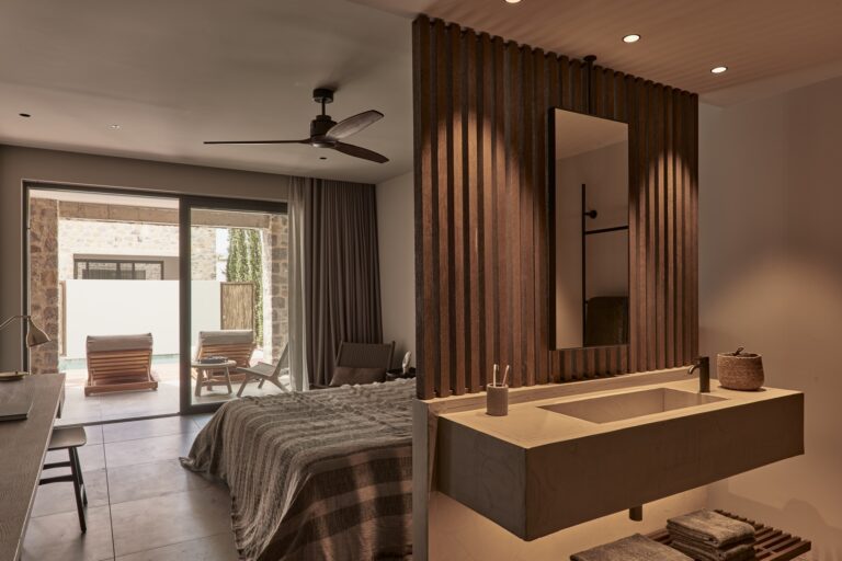 302186696_157858090172898_5375947635188623862_n Theros